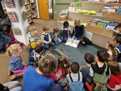 Kindergartenkinder aus dem Kinder- und Familientreff Rankweil besuchen die Bibliothek Kindergartenkinder aus dem Kinder- und Familientreff Rankweil besuchen die Bibliothek