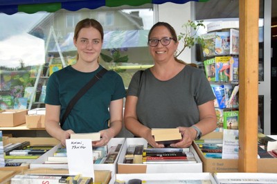 Bücherflohmarkt 2023 (1).JPG