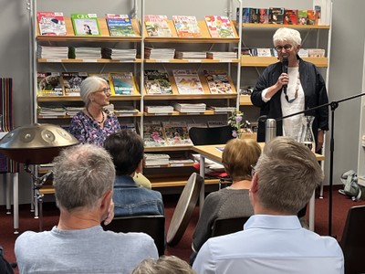 Begeistertes Publikum in der Bücherei Sulz-Röthis Begeistertes Publikum in der Bücherei Sulz-Röthis