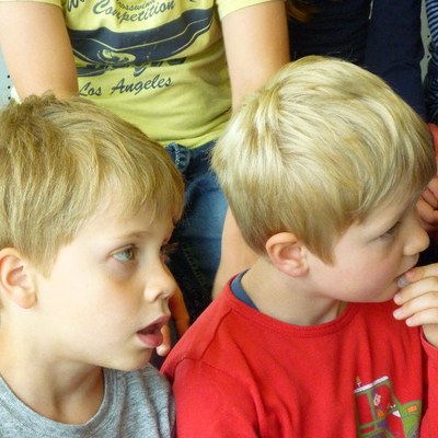 Volksschüler besuchen 07.jpg