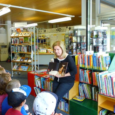Volksschüler besuchen 09.jpg