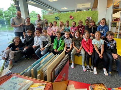 2021 Viktorsberger Volkschüler/innen mit Begeisterung in unserer Bücherei 2021 Viktorsberger Volkschüler/innen mit Begeisterung in unserer Bücherei