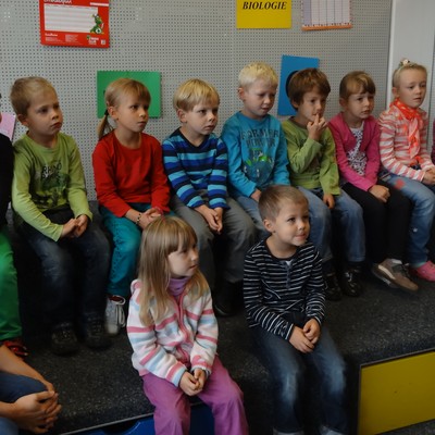 Kindergarten Röthis besucht die Bücherei