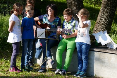 Maiandacht für den Frieden ... in der Welt ... und in uns Maiandacht für den Frieden ... in der Welt ... und in uns