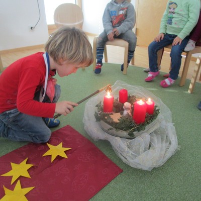 Weihnachtszeit in der roten Gruppe im Kinder- und Familientreff Bifang!