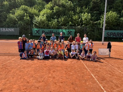 Besuch auf dem Tennisplatz