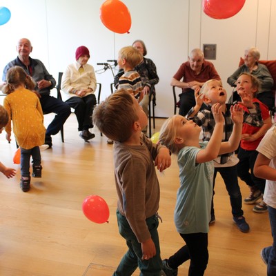 Der Kindergarten Montfort besucht das Haus Klosterreben