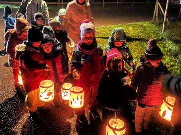 Ein leuchtendes Fest der Farben, Lichter und Geschichten