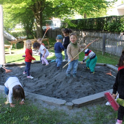 Neuer Sand für den Sandkasten