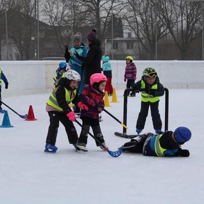 Sporttag Eislaufen im Kindergarten Montfort