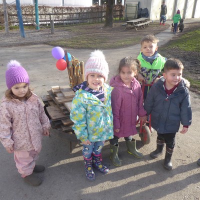 Verabschiedung des Winters mit einem kleinen Funken im Kinder- und Familientreff Bifang
