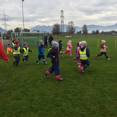 161025 SKB Kindergartentag Sportplatz Fotos v Heike GUEM (15).jpg