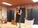 Clown mit giftiger Flüssigkeit.jpg