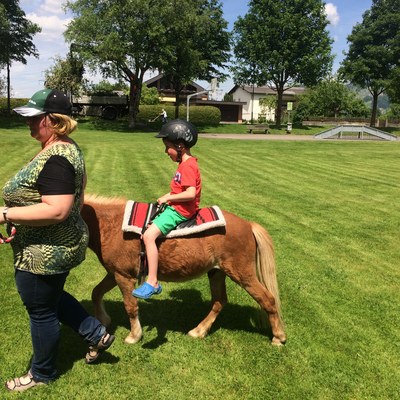 Ponyreiten (2).JPG