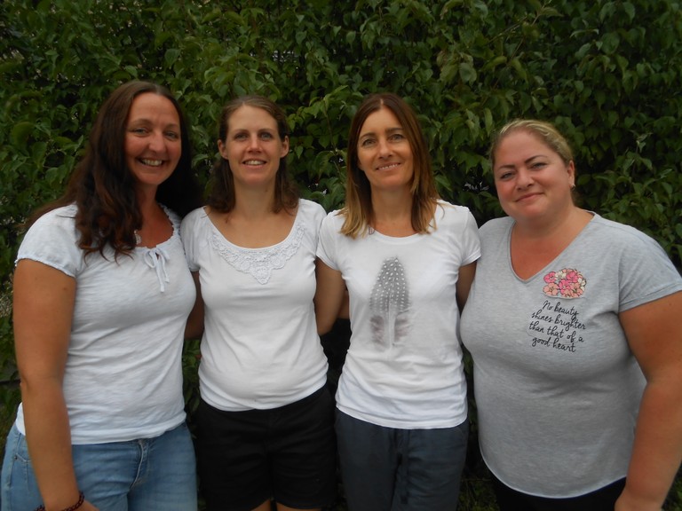Regenbogengruppe mit Barbara, Elvira, Petra und Hülya.JPG