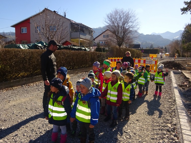 Wir entdecken eine Baustelle.JPG