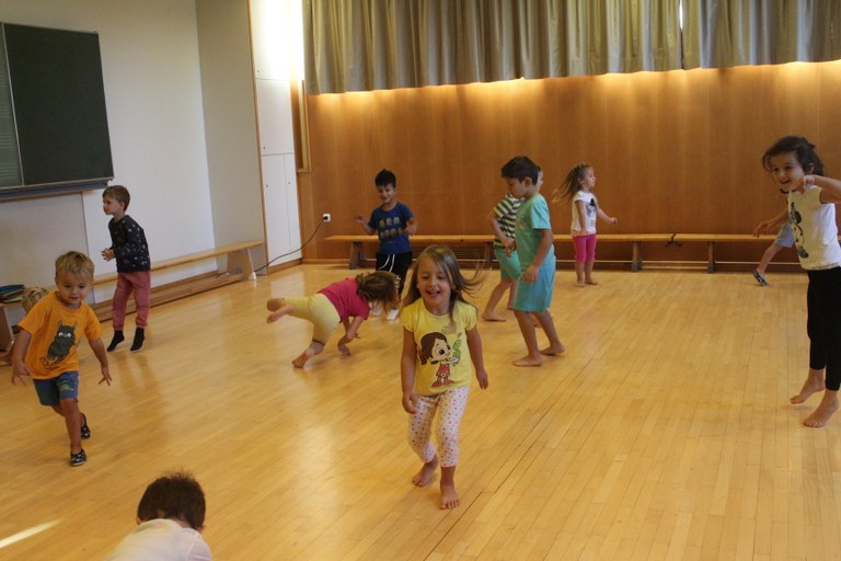 Die Kinder beim Hip Hop Tanzen