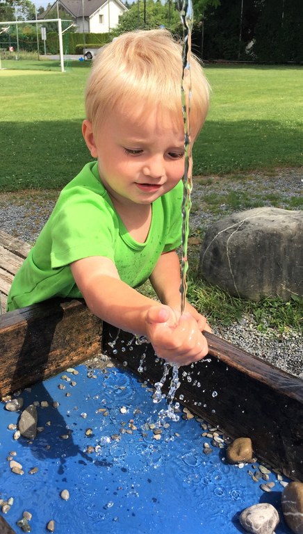 Experimentieren mit Wasser © Marktgemeinde Rankweil