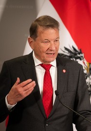 Zeitzeugengespräch mit Dr. Peter Kostelka