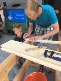 Kinder-Holzfiguren