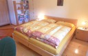 Nesensohn Zimmer mit Doppelbett.jpg
