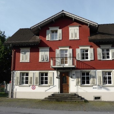 Ansprechpartner*innen