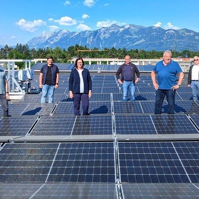 Die neue Photovoltaik-Großanlage auf dem ASZ Vorderland wurde in Betrieb genommen: