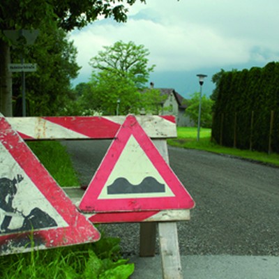 Straßensperre Herrengasse / Brücke über den Ehbach