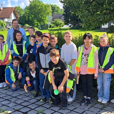Volksschüler im Gemeindeamt
