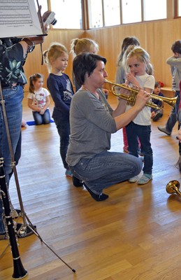 87 Musik im Kindergarten.jpg