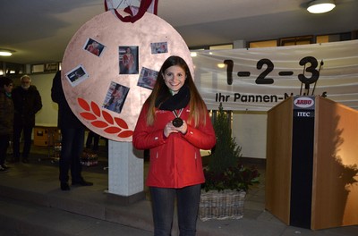 48 Adriana Bronzefeier.jpg