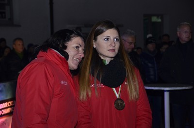 57 Adriana Bronzefeier.jpg