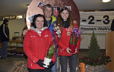 74 Adriana Bronzefeier.jpg