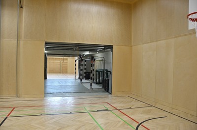 78 zwei kleinen Hallen mit Durchgang.jpg