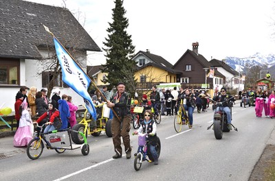 80 Faschingsumzug.jpg