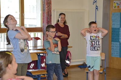 34 Glückswoche Lachyoga.jpg
