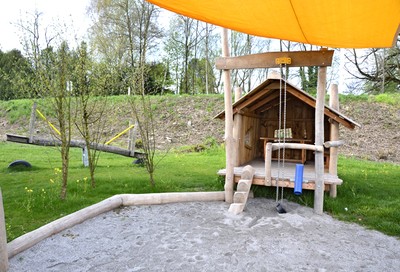 25 Mai Spielplatz Sportplatz.jpg