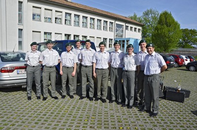 21 Militärmusik in der Volksschule.jpg