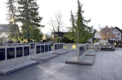 43 Urnengräber neu.jpg