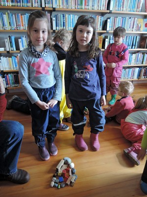 16 Bücherei.jpg