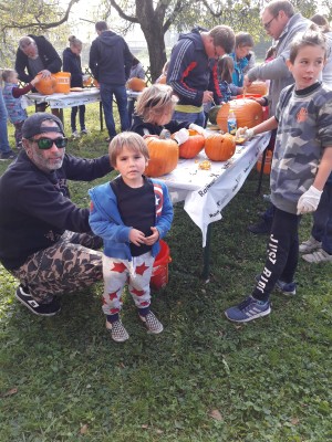 Kürbisschnitzen 2018 (10).jpg