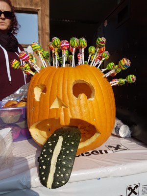 Kürbisschnitzen 2018 (18).jpg