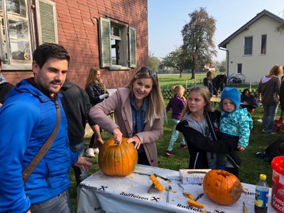 Kürbisschnitzen 2018 (28).JPG