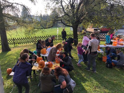 Kürbisschnitzen 2018 (3).jpg