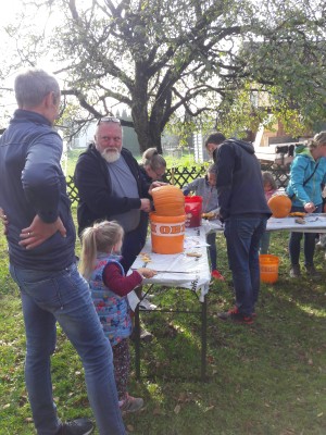 Kürbisschnitzen 2018 (9).jpg