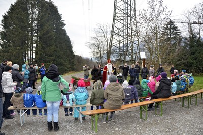 60 Kindergarten Gruppe 1 und 4.jpg