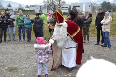 64 Kindergarten Gruppe 1 und 4.jpg