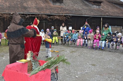 68 Kindergarten Gruppe 1 und 4.jpg