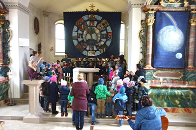 19 Kindergarten_Osterfeier.jpg