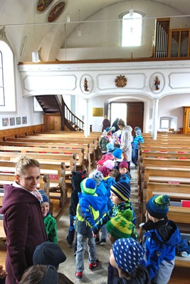 20 Kindergarten_Osterfeier.jpg
